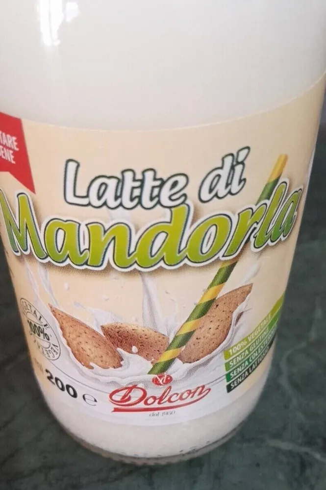 Latte di mandorle
