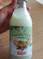 Latte di mandorla e pistacchi
