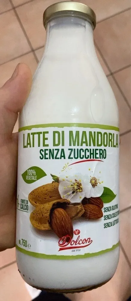Latte di mandorla