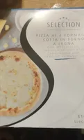 Pizza ai 4 formaggio cotto in forno a legna