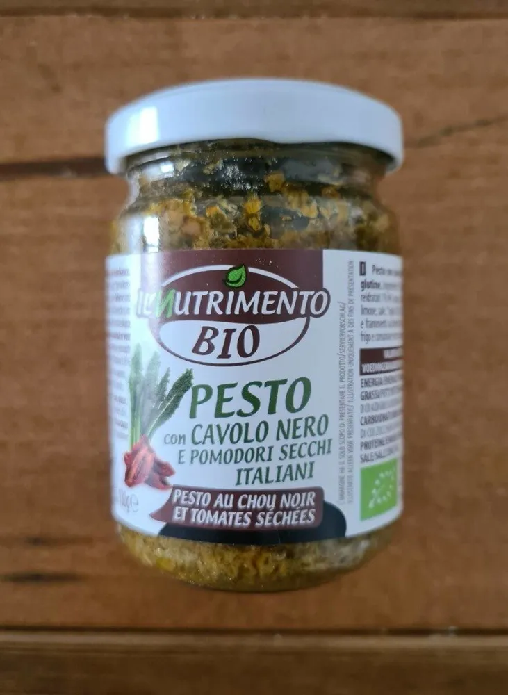Pesto au chou noir et tomates séchées