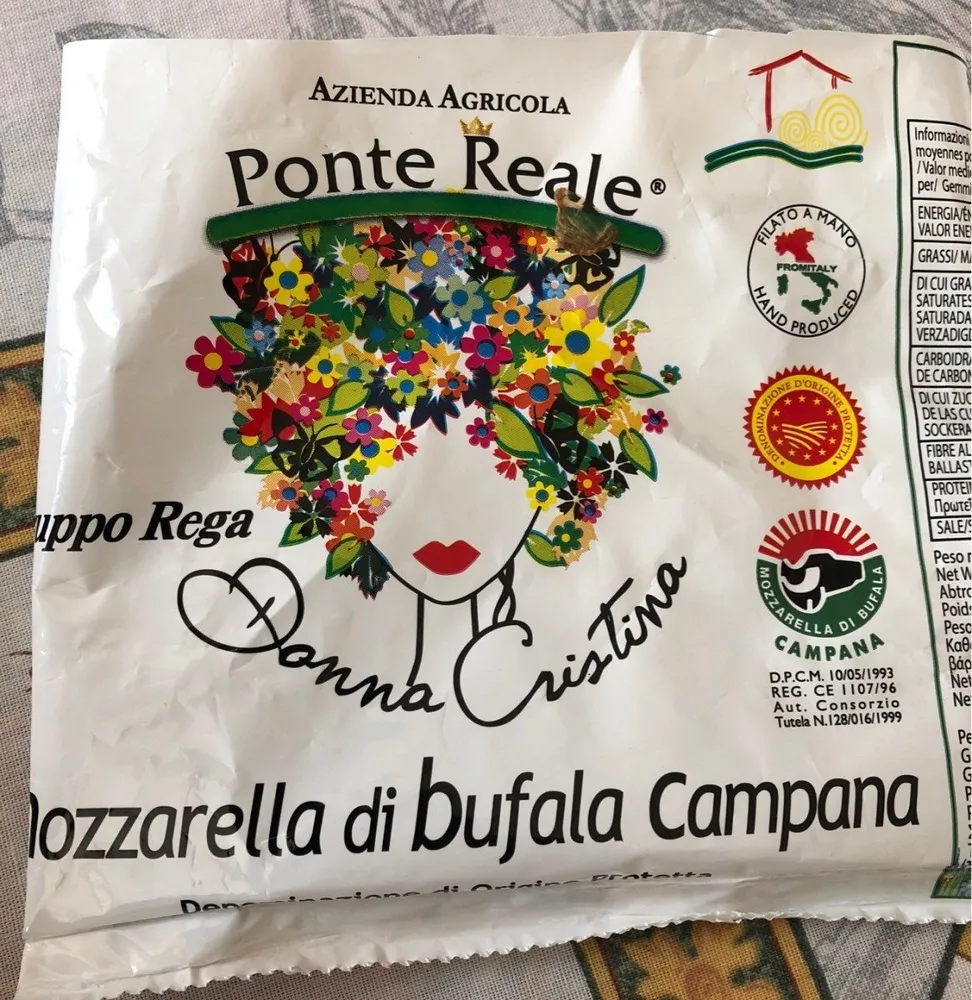 Moezarella di bufala campana