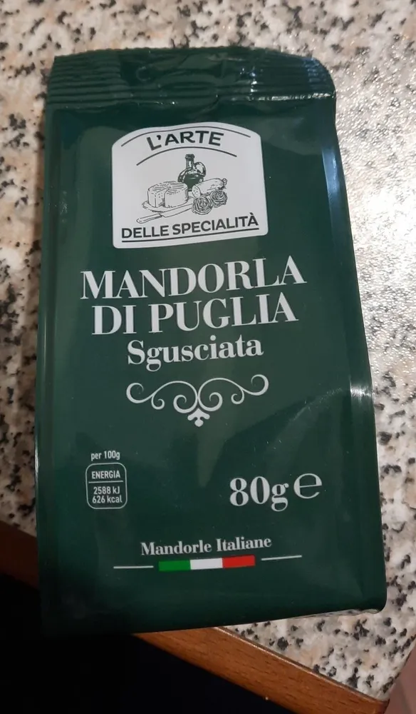 Mandorla di Puglia