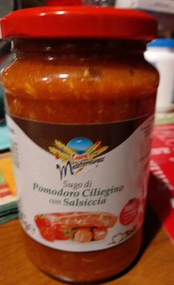 Sugo di pomodoro ciliegino con salsiccia