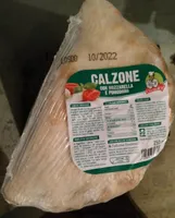 Calzone pomodoro e mozzarella