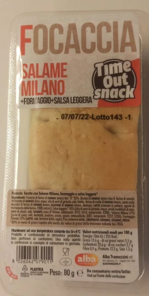 Focaccia salame milano+formaggio+salsa leggera