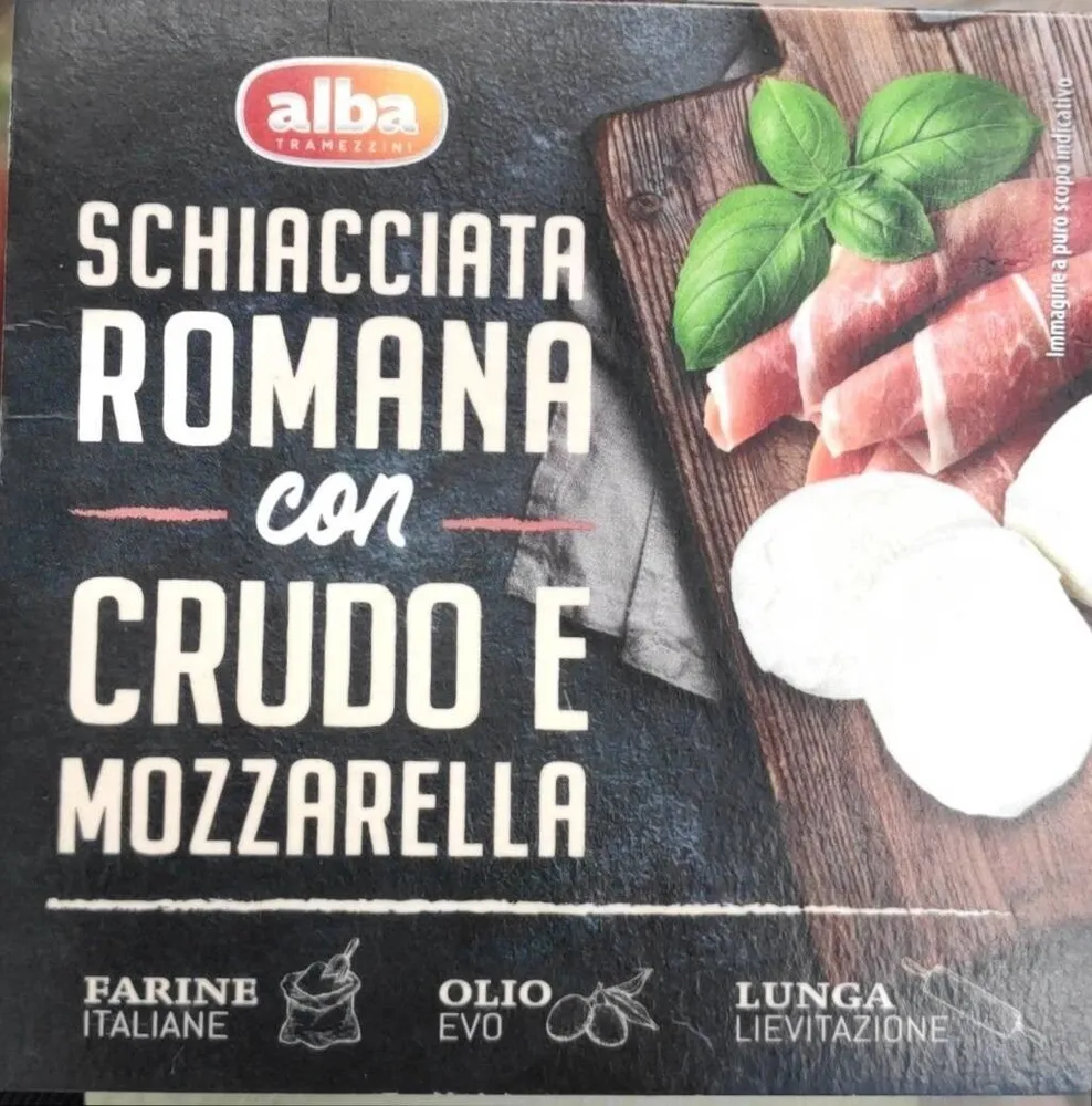Schiacciata romana con crudo e mozzarella