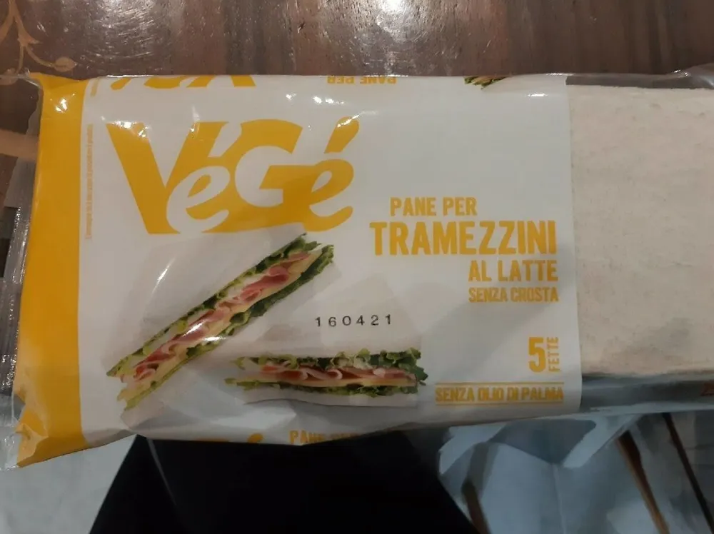 Pane per tramezzini al latte senza crosta
