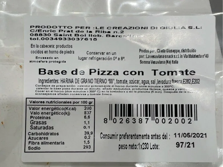 Base de pizza con tomate