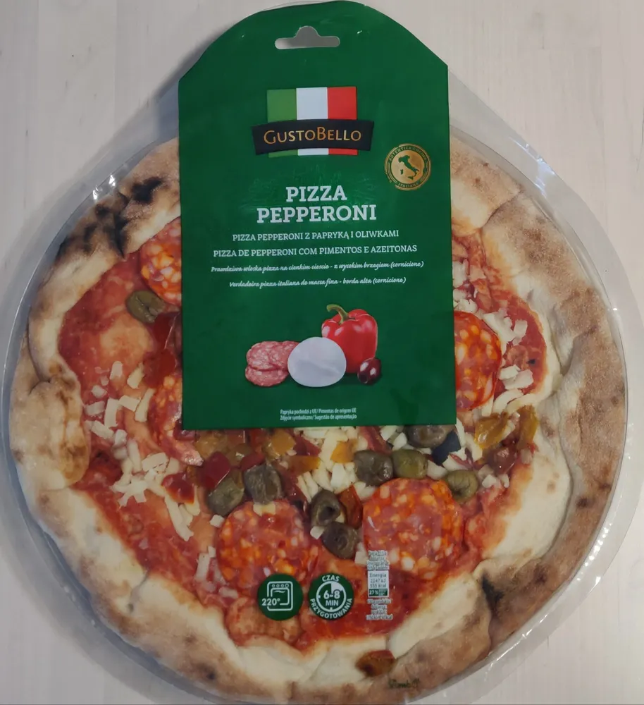 Pizza Pepperoni z Papryką i Oliwkami