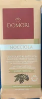Cioccolato al latte con nocciole intere tostate