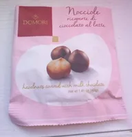 Nocciole ricoperte di cioccolato al latte