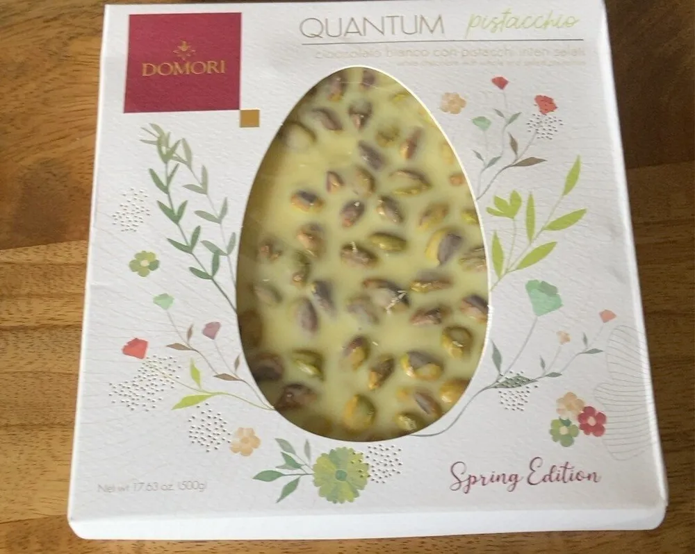 Cioccolato bianco con pistacchi interi salati