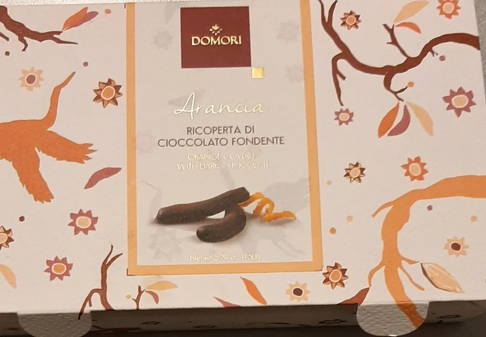 Arancia ricoperta di cioccolato fondente