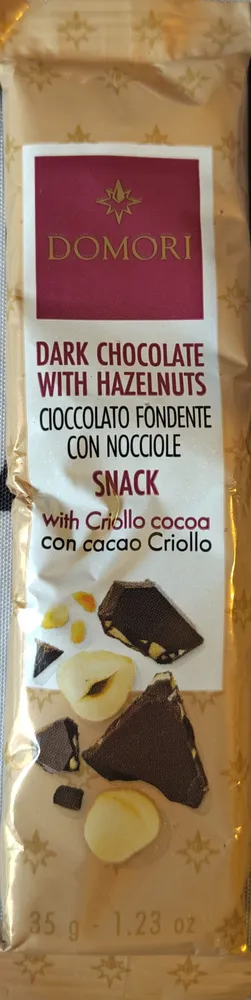Snack cioccolato fondente con nocciole