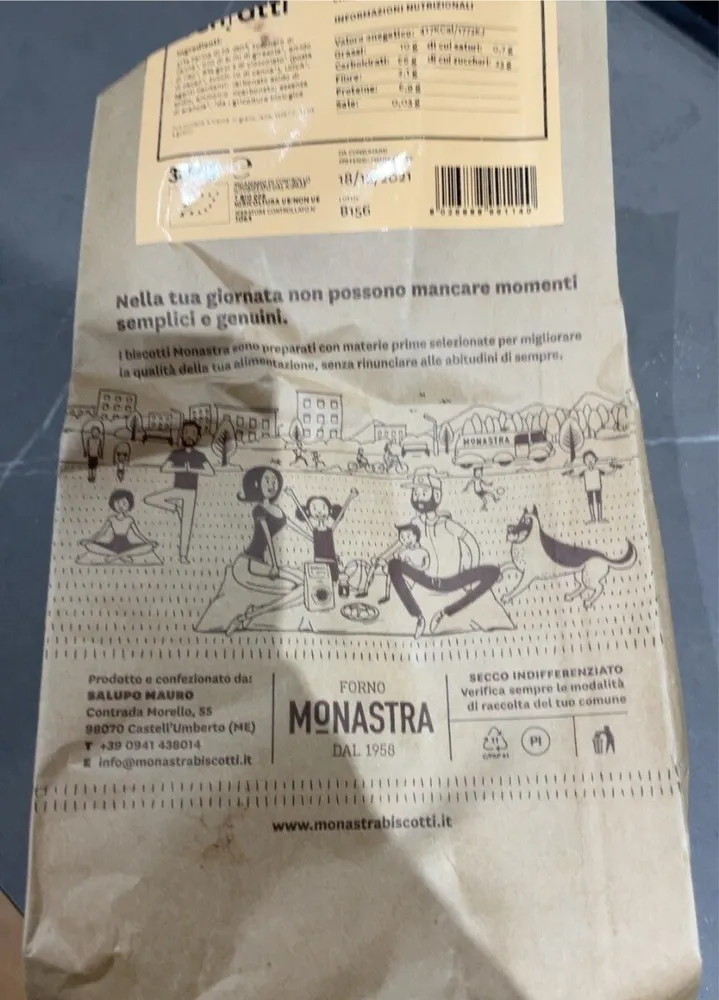 Biscotti biologici con farina di farro e cioccolato