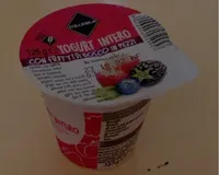 yogurt intero con frutti di bosco