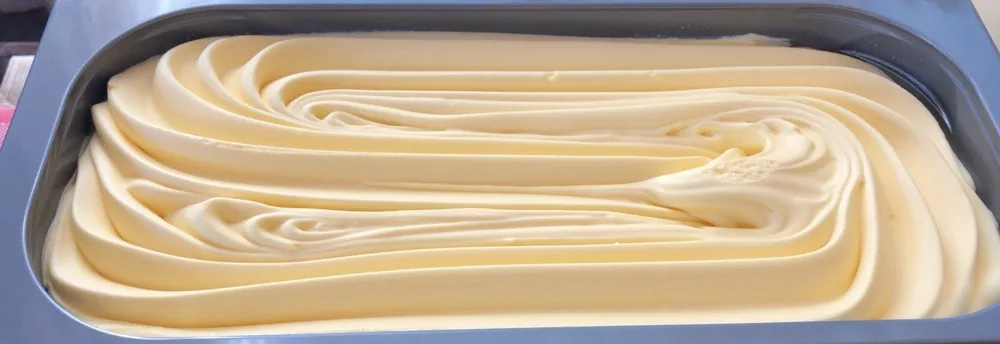 Gelato al gusto crema