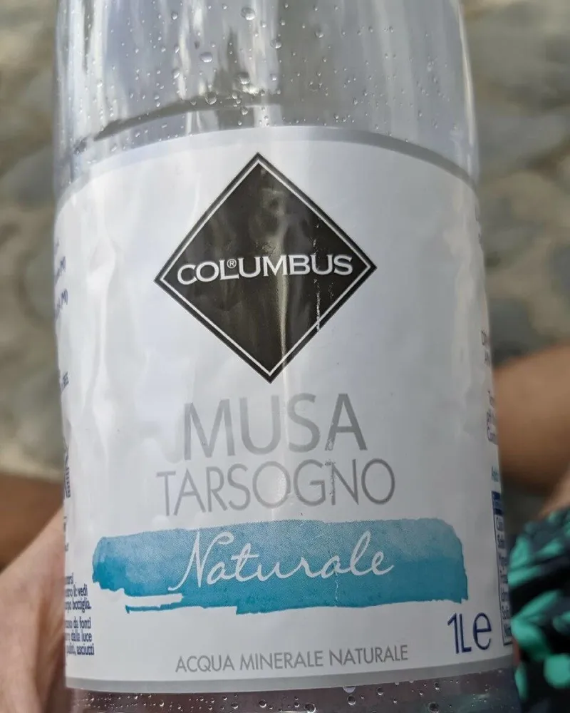 acqua minerale naturale