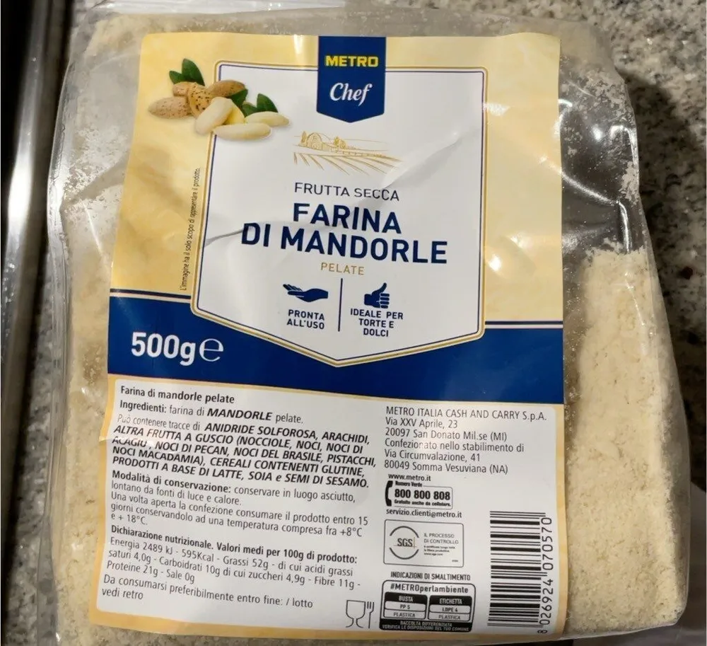 Farina di mandorle