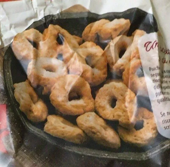 Taralli con pomodori seccci pugliesi