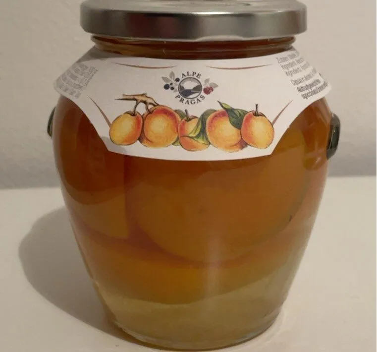 Albicocche in sciroppo