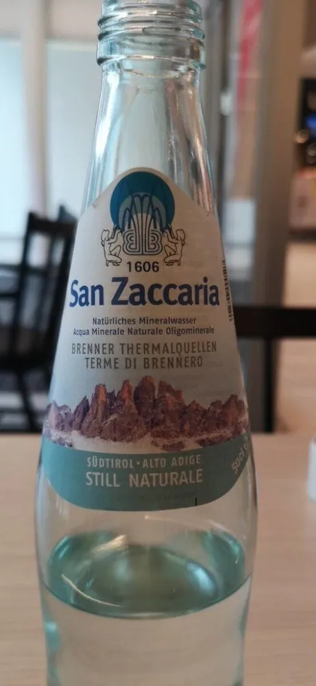 Acqua minerale naturale oligominerale