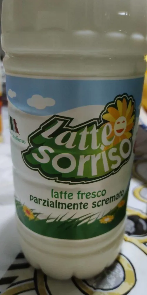 Latte fresco parzialmente scremato