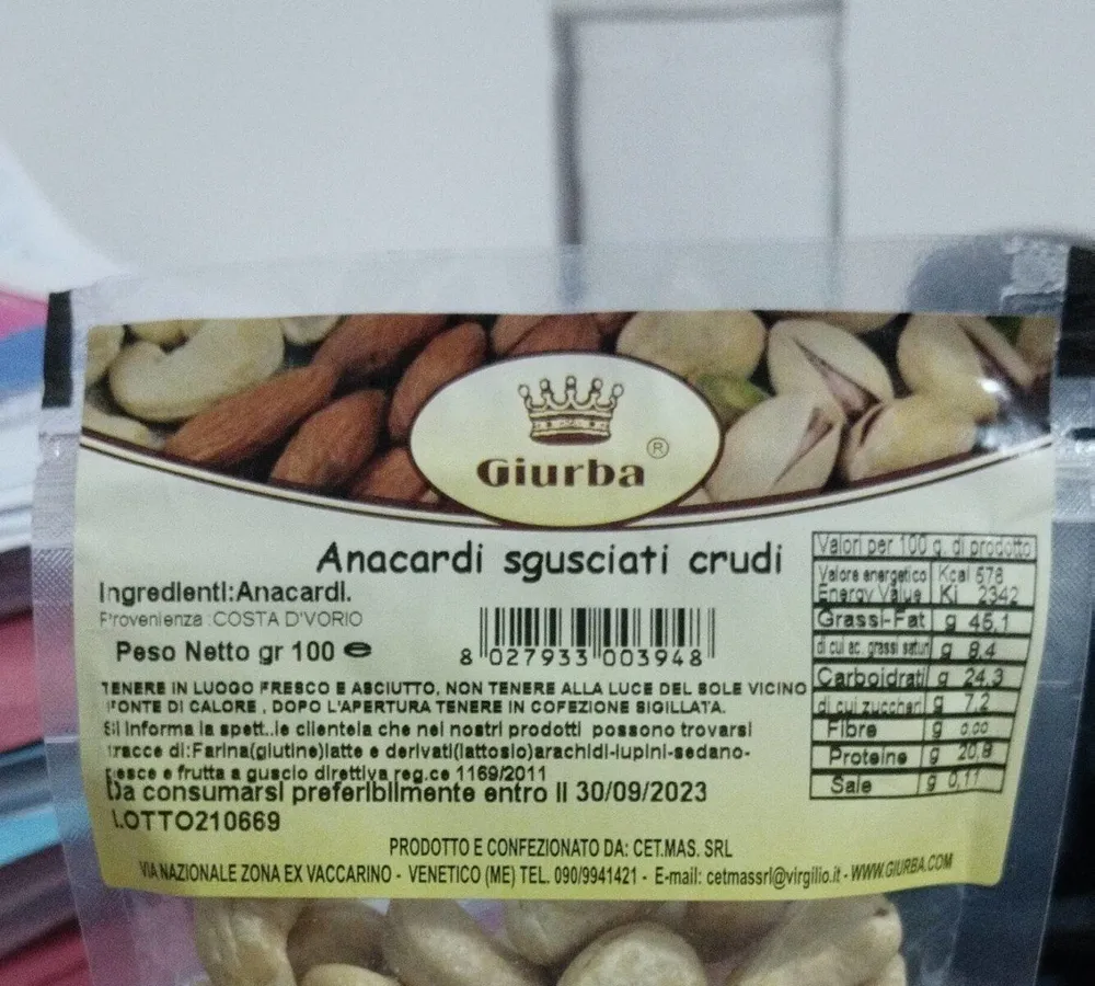 Anacardi sgusciati crudi