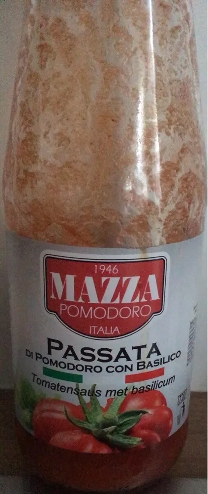 Passata di pomodoro con basilico