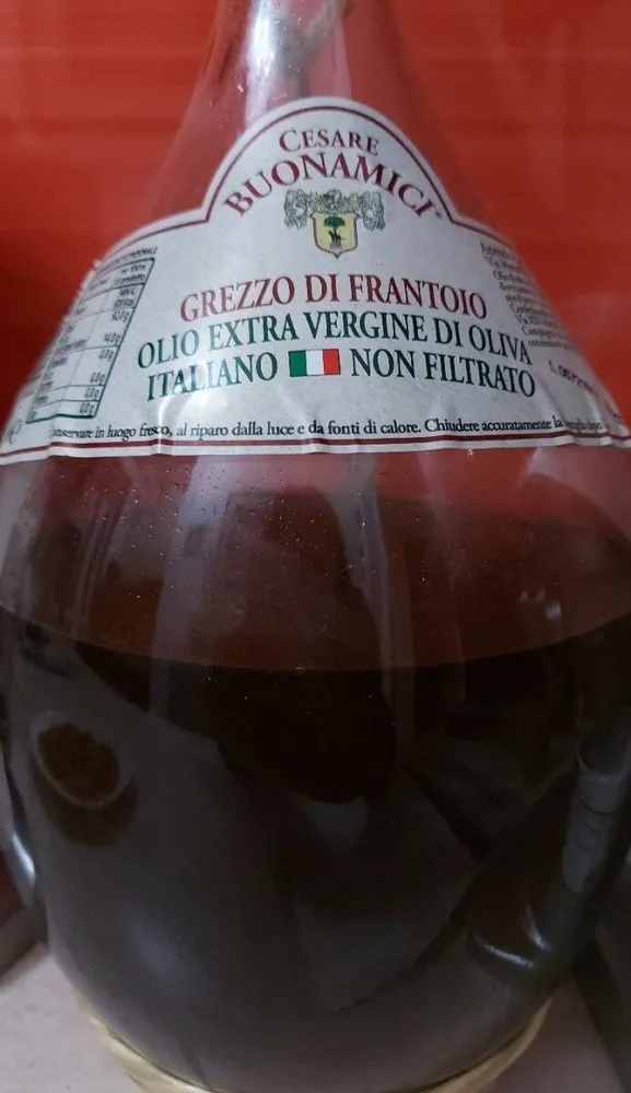 Olio extra vergine di oliva italiano non filtrato