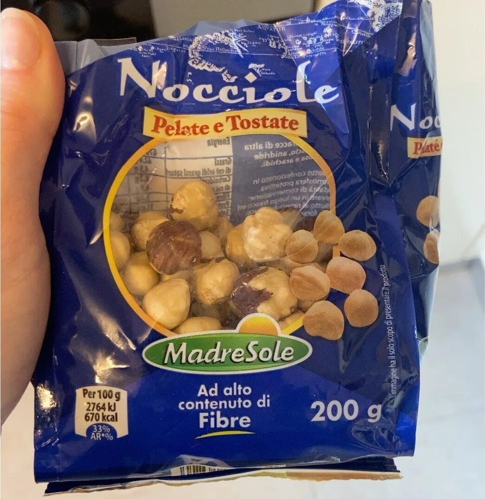 Nocciole pelate e tostate
