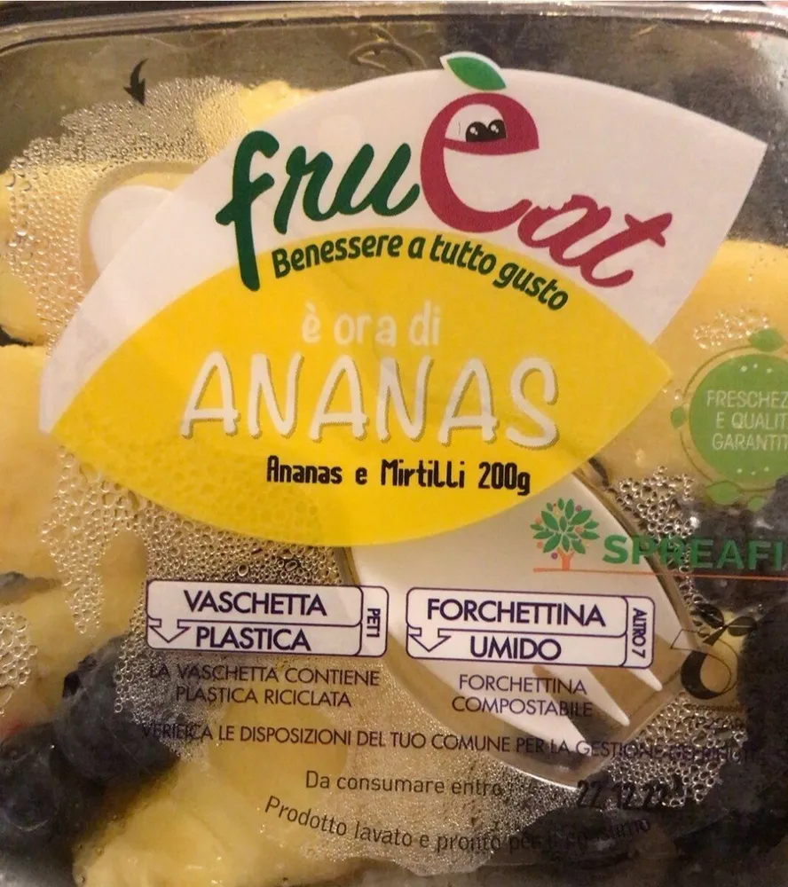 ananas e mirtilli