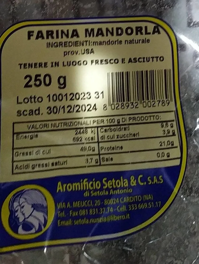 Farina di mandorle
