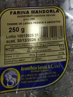 Farina di mandorle