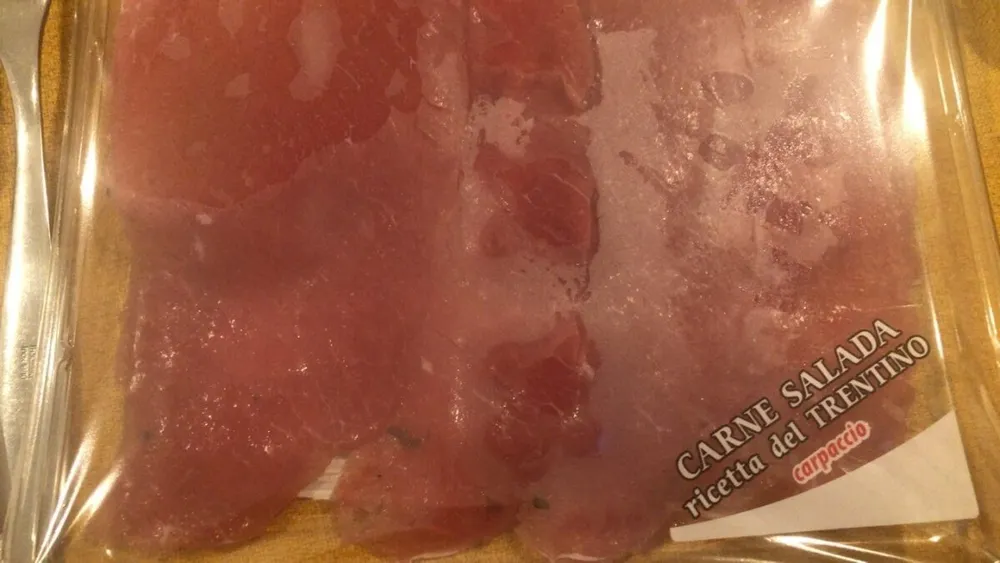 Carpaccio di carne salads del trentino