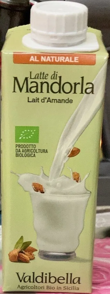 Latte di mandorla