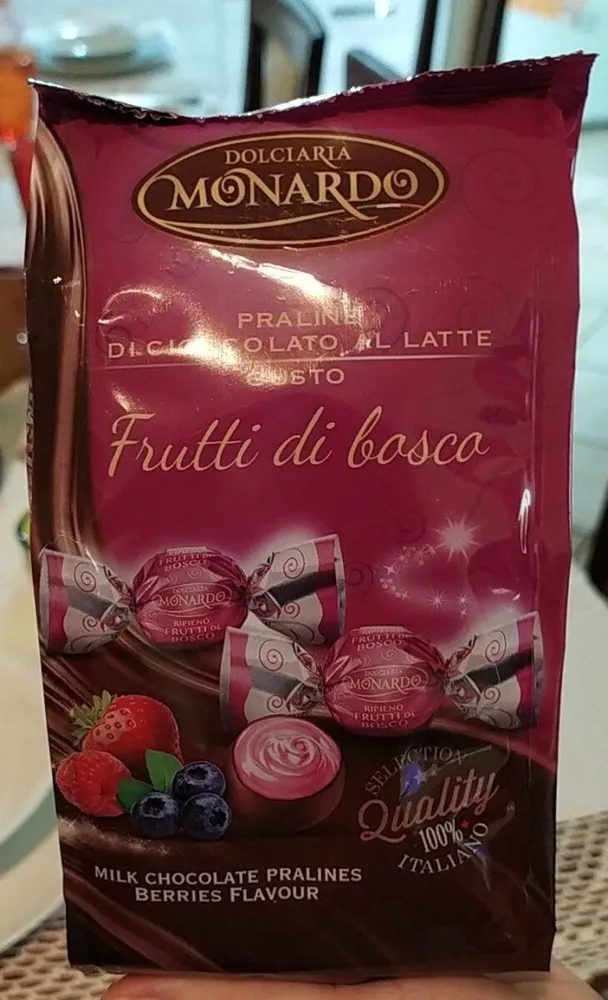Praline di cioccolato al latte gusto frutti di bosco