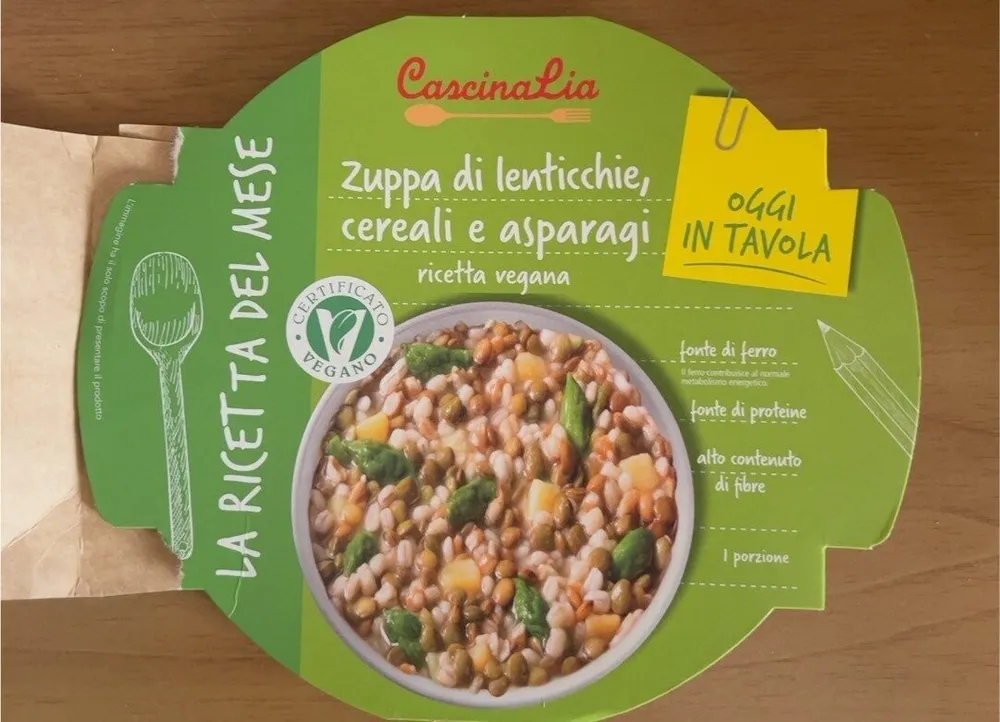 Zuppa di lenticchie, cereali e asparagi