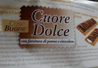 Cuore dolce con farcitura di panna e cioccolato