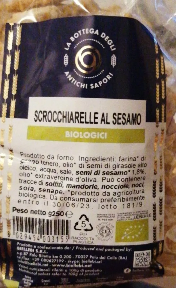 Scrocchiarelle al sesamo