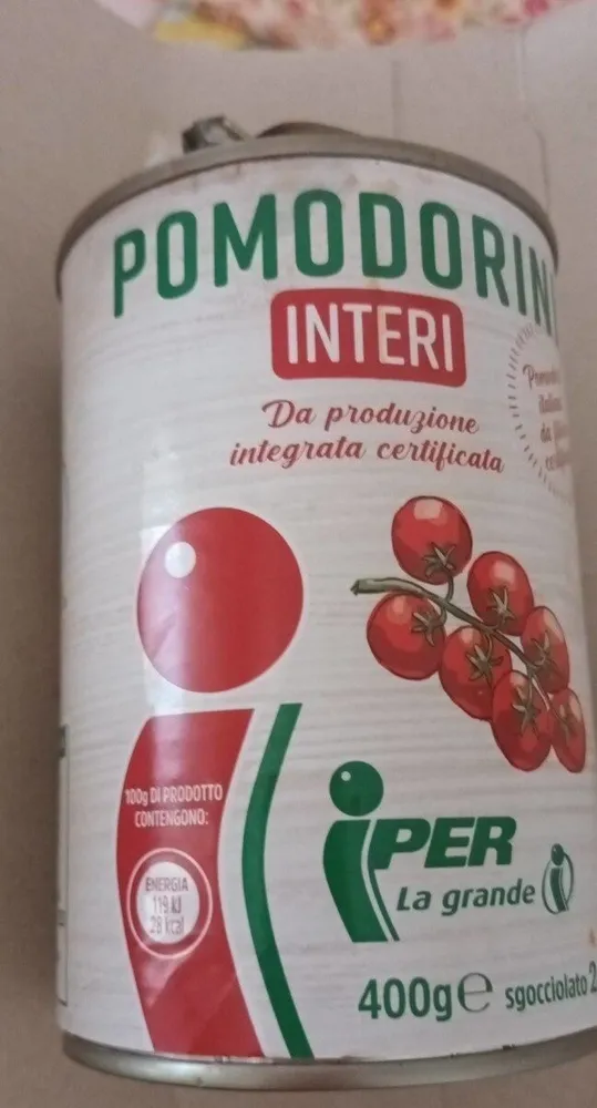 Pomodori non pelati interi in succo di pomodoro