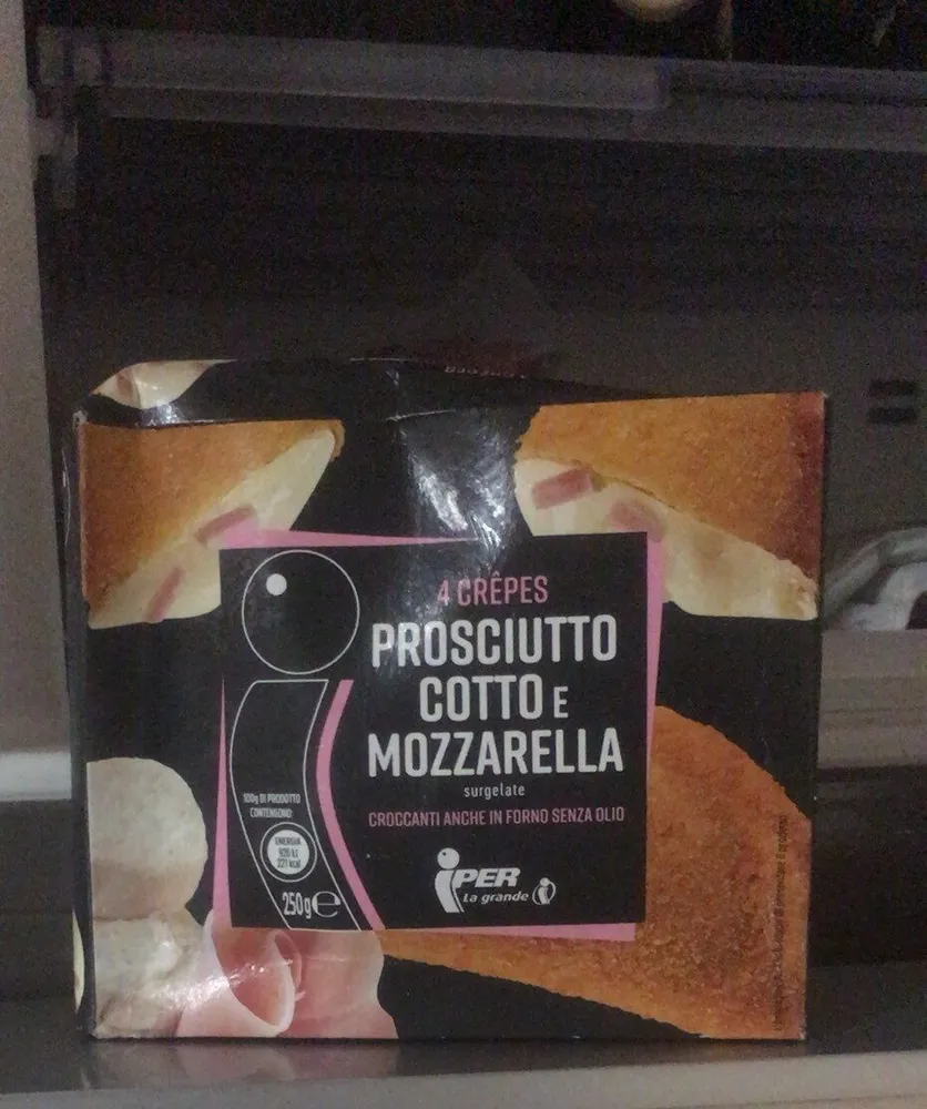 crêpes con prosciutto cotto e mozzarella