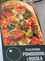 Pizza stirata pomodorini e rucola