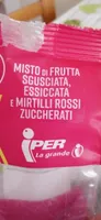 Misto di frutta sgusciata essicata e mirtilli rossi zuccherati