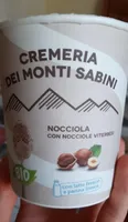 Gelato gusto nocciola con nocciole viterbesi