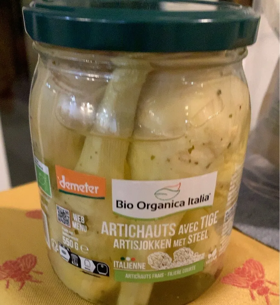 Artichauts avec tige