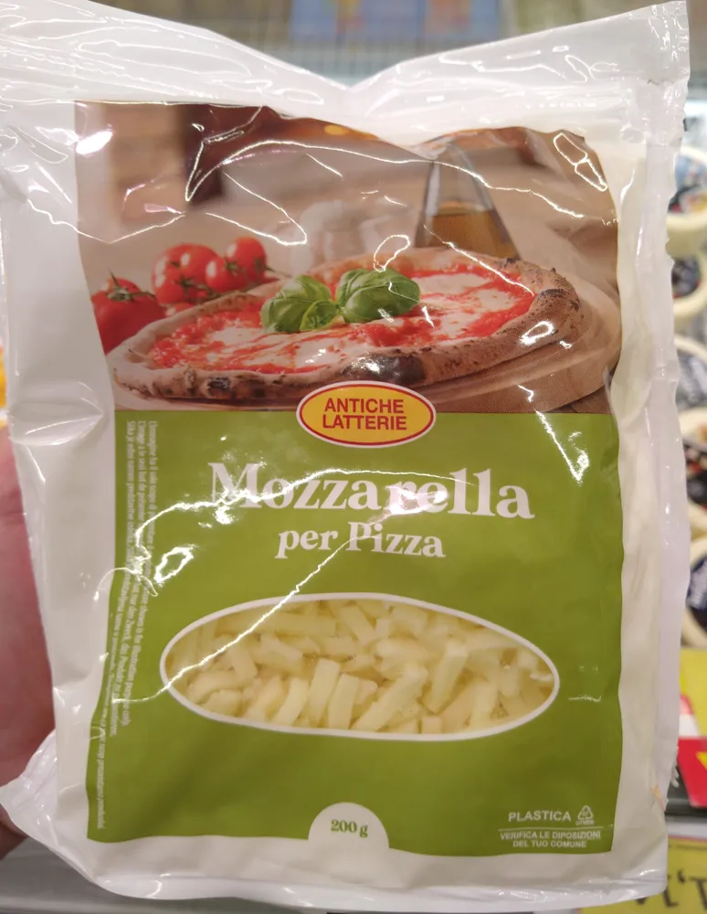Mozzarella julienne