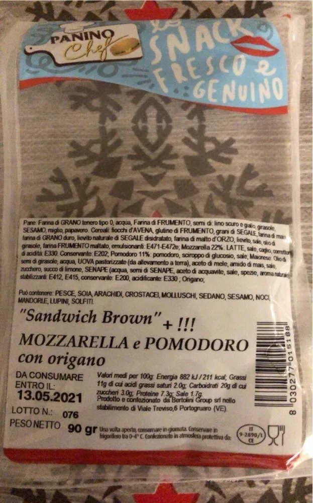 Sandwich Brown mozzarello e pomodoro