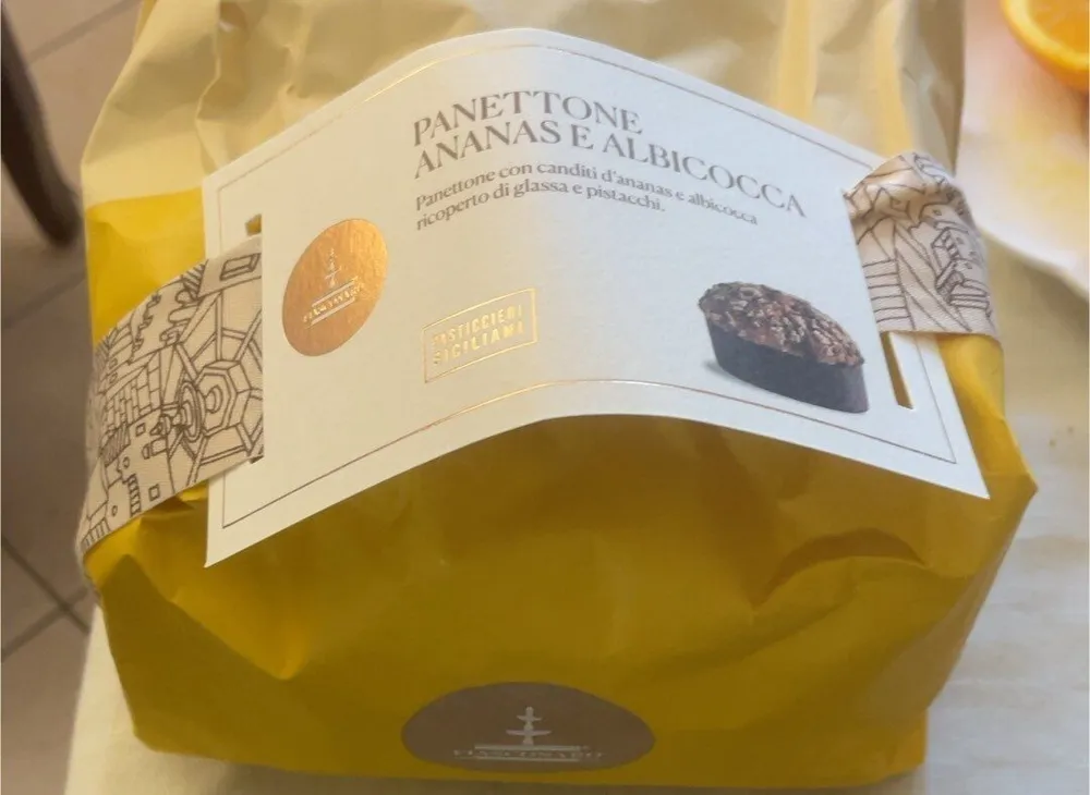 Panettone ananas e albicocca